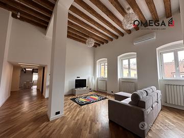 CENTRO STORICO - Ultimo piano con terrazza di 120