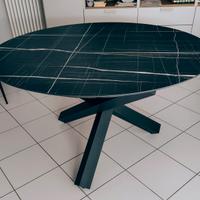 Tavolo rotondo moderno 