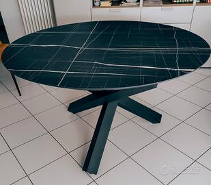 Tavolo rotondo moderno 