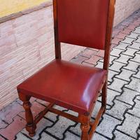 Tavolo da sala con sedie.