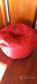 Pouf rosso a pera da usare per imbottitura