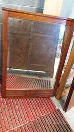 specchi con cornice in legno