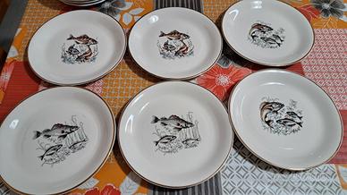 servizio di piatti in porcellana vintage 