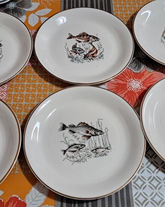 servizio di piatti in porcellana vintage 