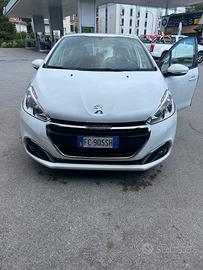 Peugeot 208 - 2016