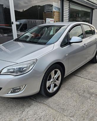 Opel Astra J 1.7 CDTI 110 CV 5 PORTE