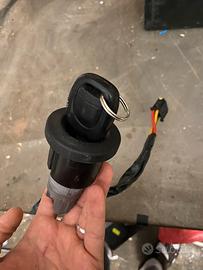 Cilindro della serratura di accensione motore clio