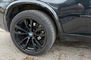 Cerchi e gomme da 20 bmw M