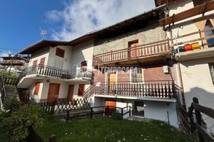 MONOLOCALE AD EMARESE