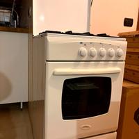 Cucina a gas con forno elettrico 4 Fuochi 50x50