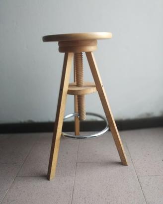 Sgabello legno ergonomico