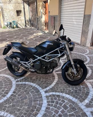 Ducati monster 750