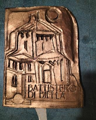 Opera in terra cotta Battistero di Biella