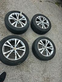 4 cerchi e gomme termiche da 16 pollici alfa fiat