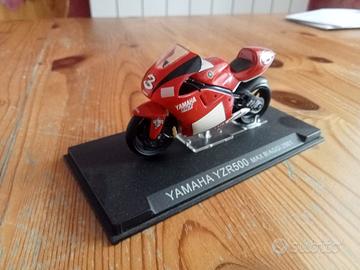 Yamaha YZR 500 Max Biaggi 2001 1/24