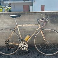 2 biciclette da corsa vintage anni ‘80-da restaura