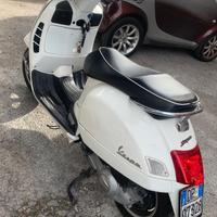 Vespa gts. 300