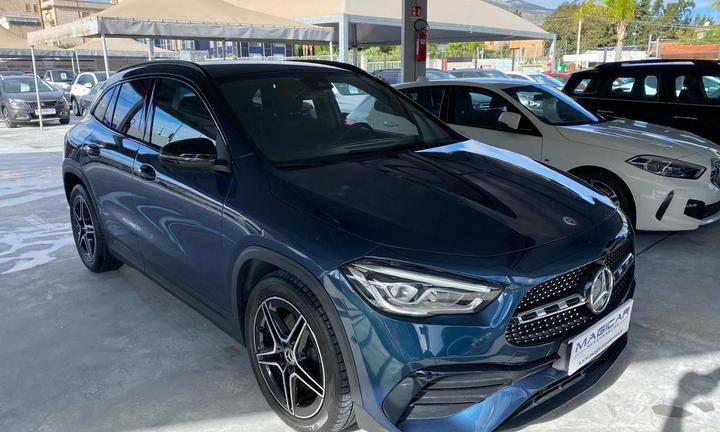 MERCEDES-BENZ GLA 200 d Automatic Premium
