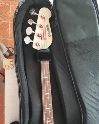 Basso elettrico Yamaha con custodia