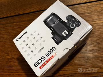 Canon EOS 600D + Obiettivo 18-55mm PARI AL NUOVO