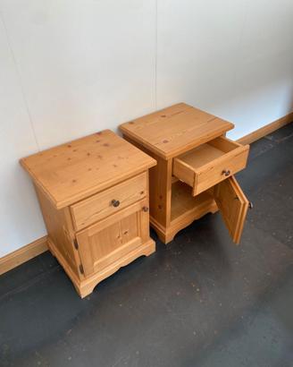 COPPIA COMODINI IN LEGNO MASSELLO CERATO