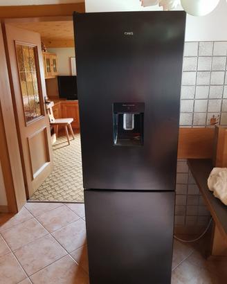 frigorifero con dispenser acqua
