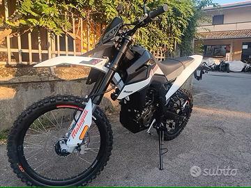 MALAGUTI XTM 125cc ENDURO MOT. APRILIA A LIQUIDO