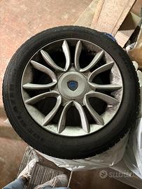 Gomme e cerchi in lega LANCIA Delta