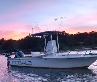 Barca a motore Robalo mod 1820 con motore 150hp 2T
