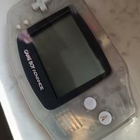 Game Boy Advance trasparente con caricatore