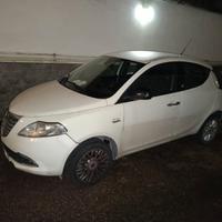 Lancia Ypsilon twinair motore da sistemare