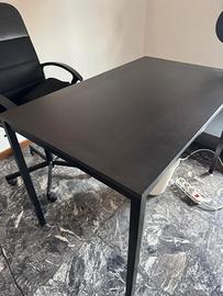 Tavolo IKEA TÄRENDÖ nero 110x67 cm – come nuovo