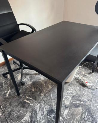 Tavolo IKEA TÄRENDÖ nero 110x67 cm – come nuovo