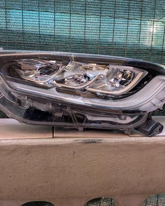 Fanale anteriore sinistro Toyota Yaris dal 2020