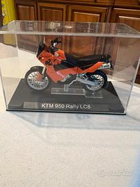 Modellino in scala KTM 950 Rally LC8