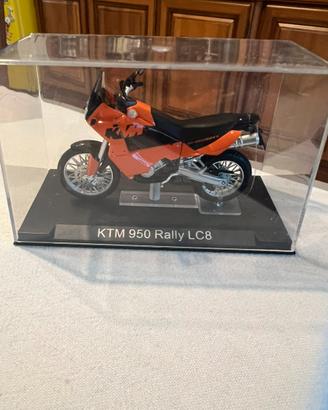 Modellino in scala KTM 950 Rally LC8