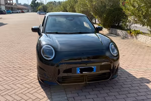 MINI Cooper SE John Cooper - All-Electric