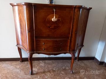 mobile bar intarsiato