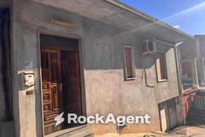 Casa indipendente di 146 m² con 4 locali e box aut