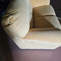 Divano due posti giallo