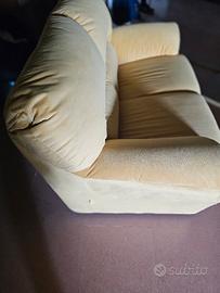 Divano due posti giallo