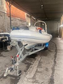 Gommone con motore honda