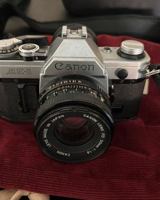 Macchina fotocamera AE-1