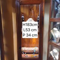 vetrine in legno illuminate 