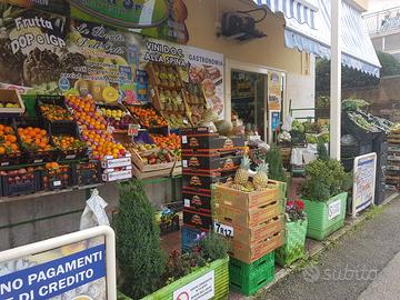 mini supermercato Frutta gastronomia a CARDITO(NA)
