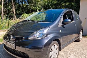 Toyota Aygo 1.0 Benz 68cv - Garanzia 12 mesi