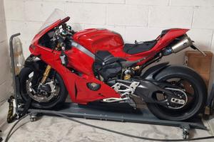 Ducati Panigale V4 S 2025 e accessori