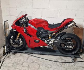 Ducati Panigale V4 S 2025 e accessori
