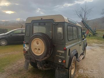 Land Rover Defender 90