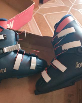 scarponi sci Nordica